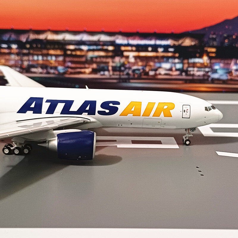 1:400 Geminijets Atlas Air B777-200LRF N703GT Passenger Airplane Diecast Model