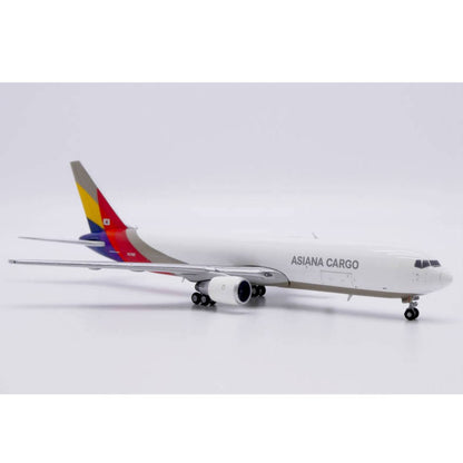 1:400 JC Wings Asiana Boeing 767-300 Passenger Airplane Diecast Plane Model