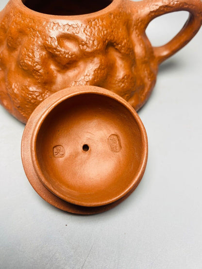 l-0Chinese Yixing Zisha Clay Handmade Exquisite Teapot （子冶石瓢供春壶 底款：吴勇军）