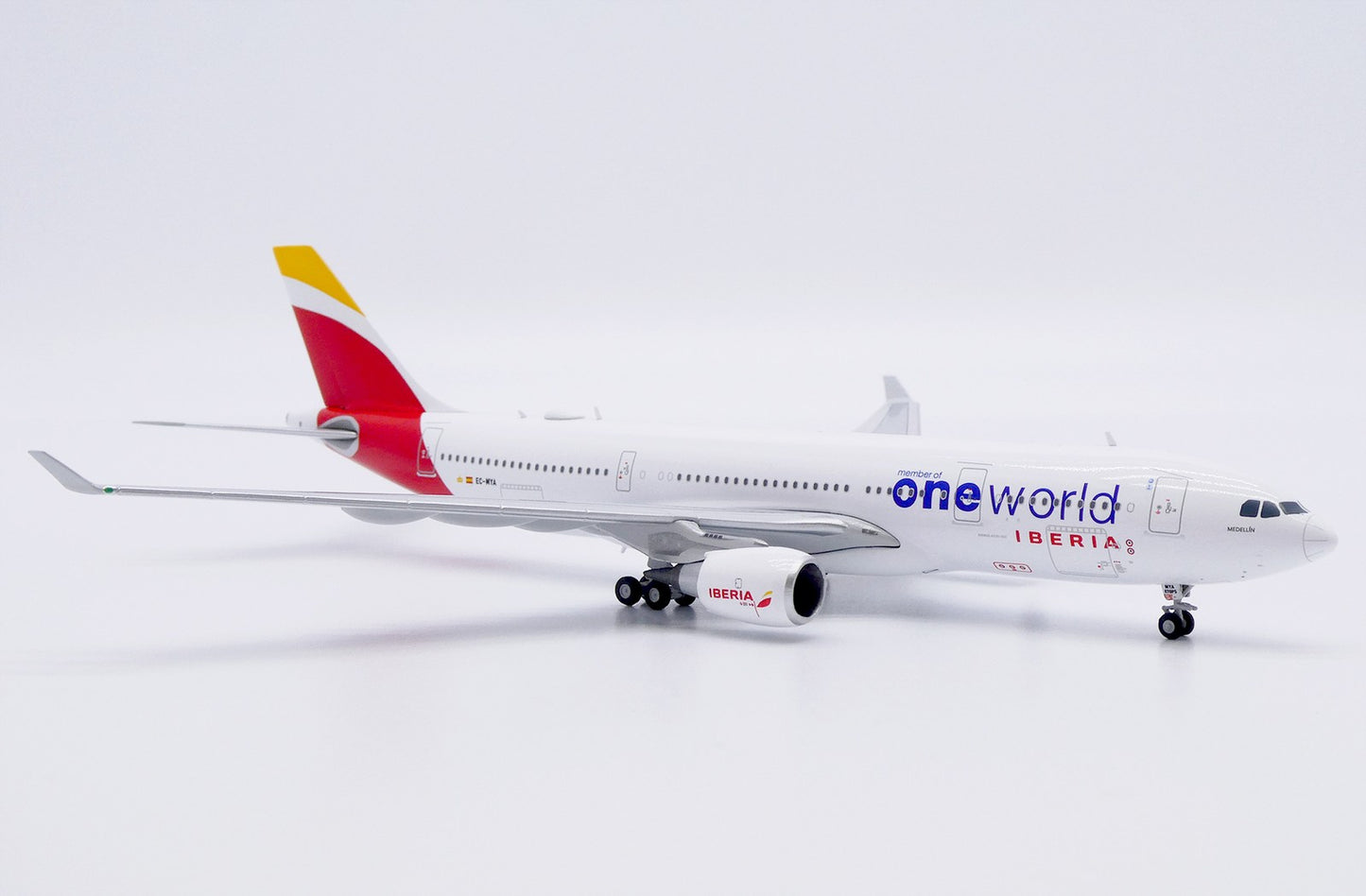 1:400 JC Wings Iberia Airbus A330-200 EC-MYA Airplane Diecast Aircraft Model