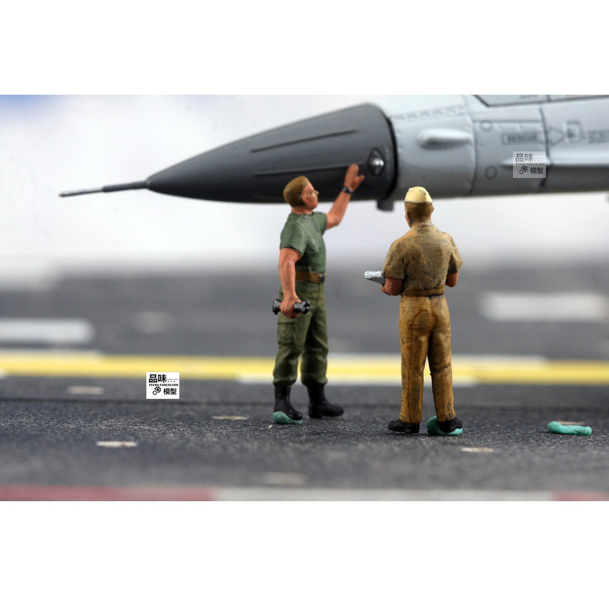 1/72 American Pilots/Air Force Ground Maintenance Team Five soldiers Finished