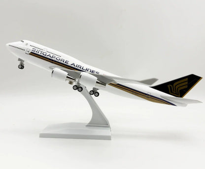 30CM SINGAPORE AIRLINES BOEING 747-400 Plane Landing Gear Resin Aircraft Model