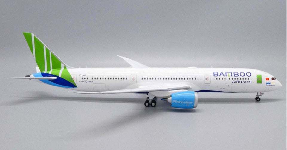 1:200 32CM JC Wings BAMBOO AIRWAYS BOEING 787-9 Passenger Plane Diecast Model