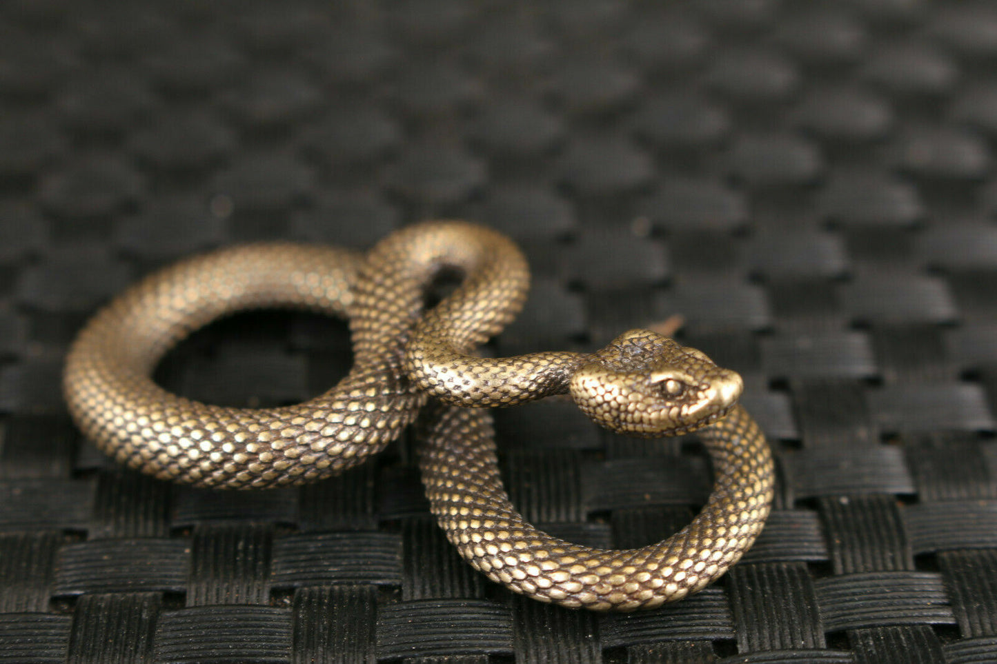 Chinese old bronze handmade Snake Statue figure Tea Pet scene home decoration