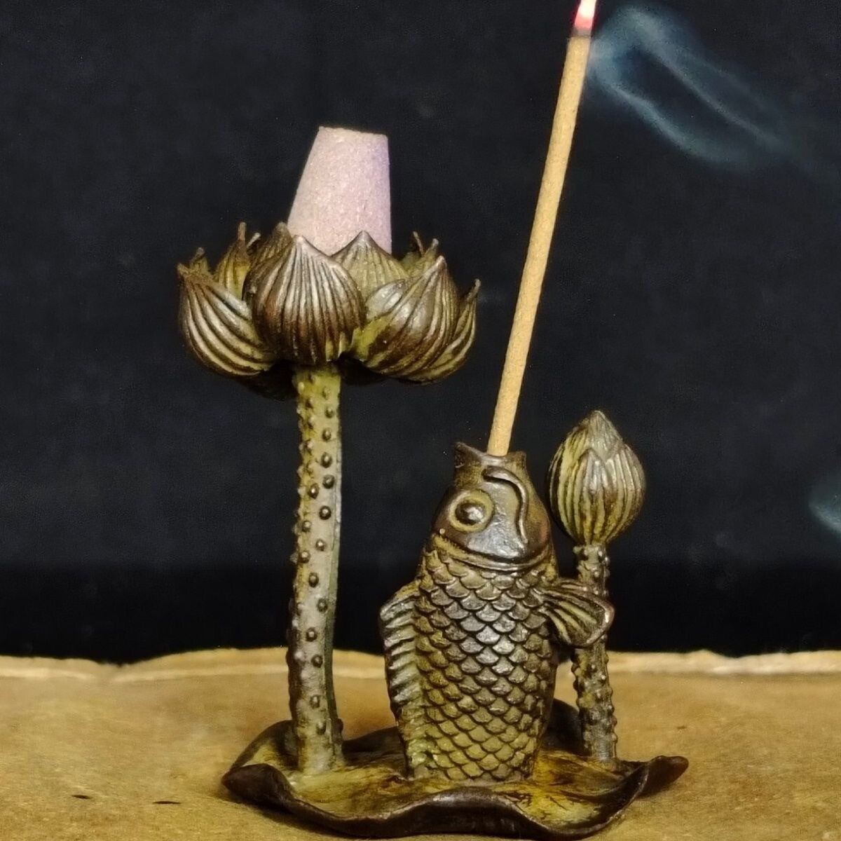 Collection bronze statue fish figure talbe decor tea pet incense burner holder