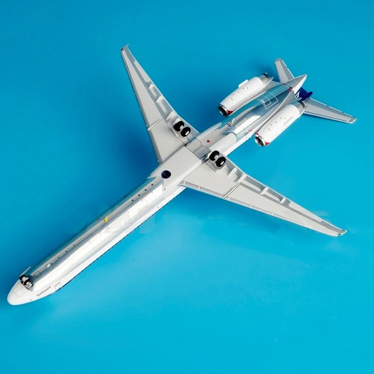 1:200 Geminijets Delta Air Lines McDonnell Douglas MD-88 Airplane Diecast Model