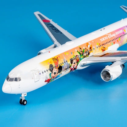 27CM 1:200 JC Wings Japan Airlines B767-300ER Passenger Airplane Diecast Model