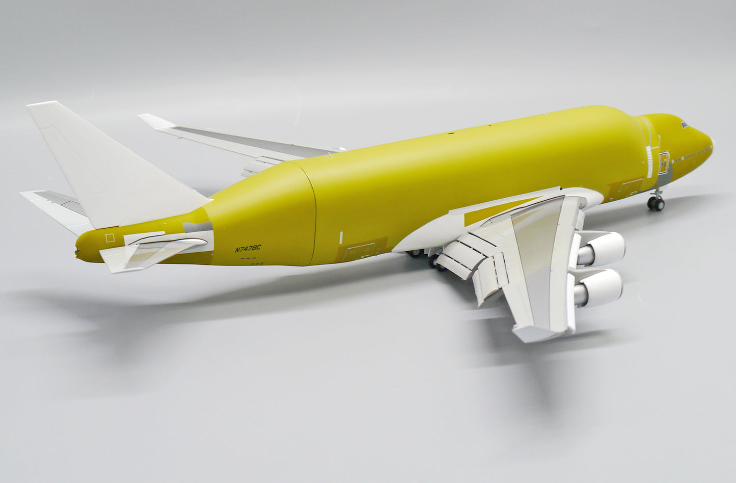 1:200 JC Wings Boeing Factory Plane 747-400 Yellow Livery Diecast Aircraft Model