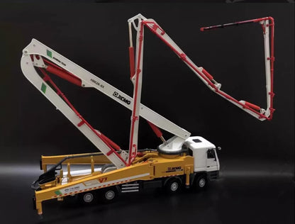 1:35 40CM XCMG HB62K 62M Concrete Pump Truck Construction Machine Diecast Model