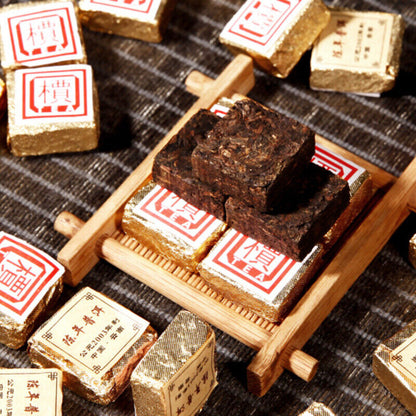 250g 2003 Pu-Erh Small Square Brick Pu'er Tea In Iron Box Health Care Black Tea