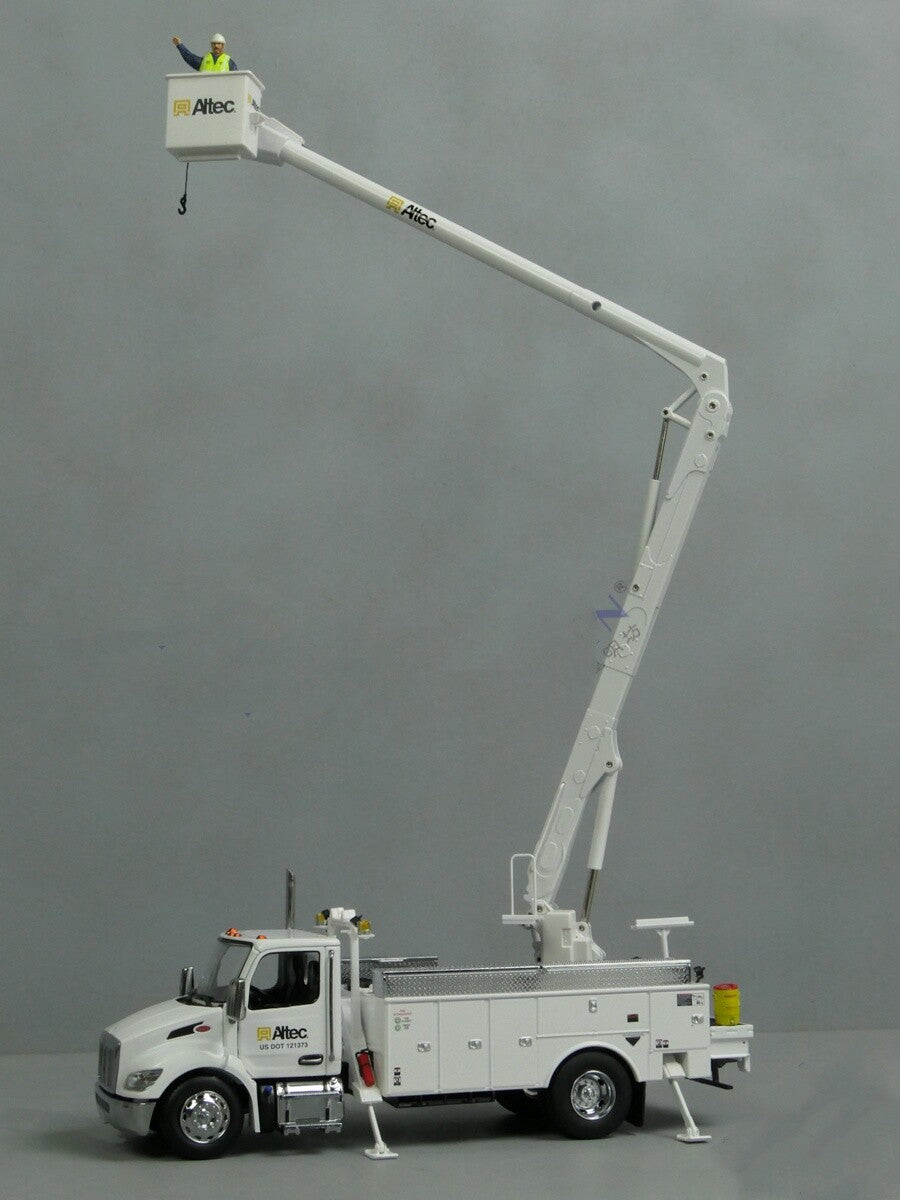 1:32 DM PETERBILT 536 With Altec AA55 Aerial SERVICE TRUCK Machine Diecast Model