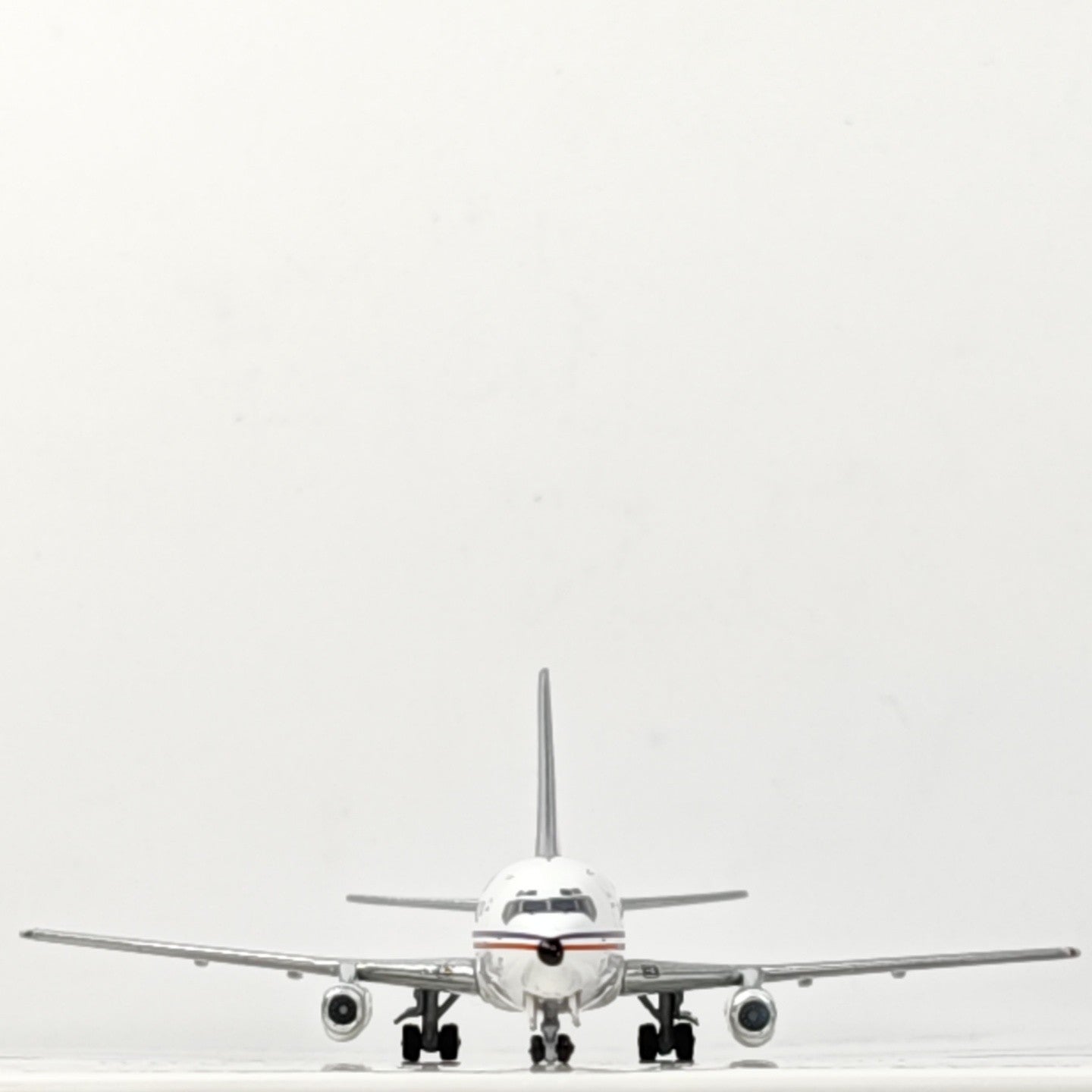 1:400 Aeroclassics LACSA Airlines Boeing 737-200 Airplane Diecast Plane Model