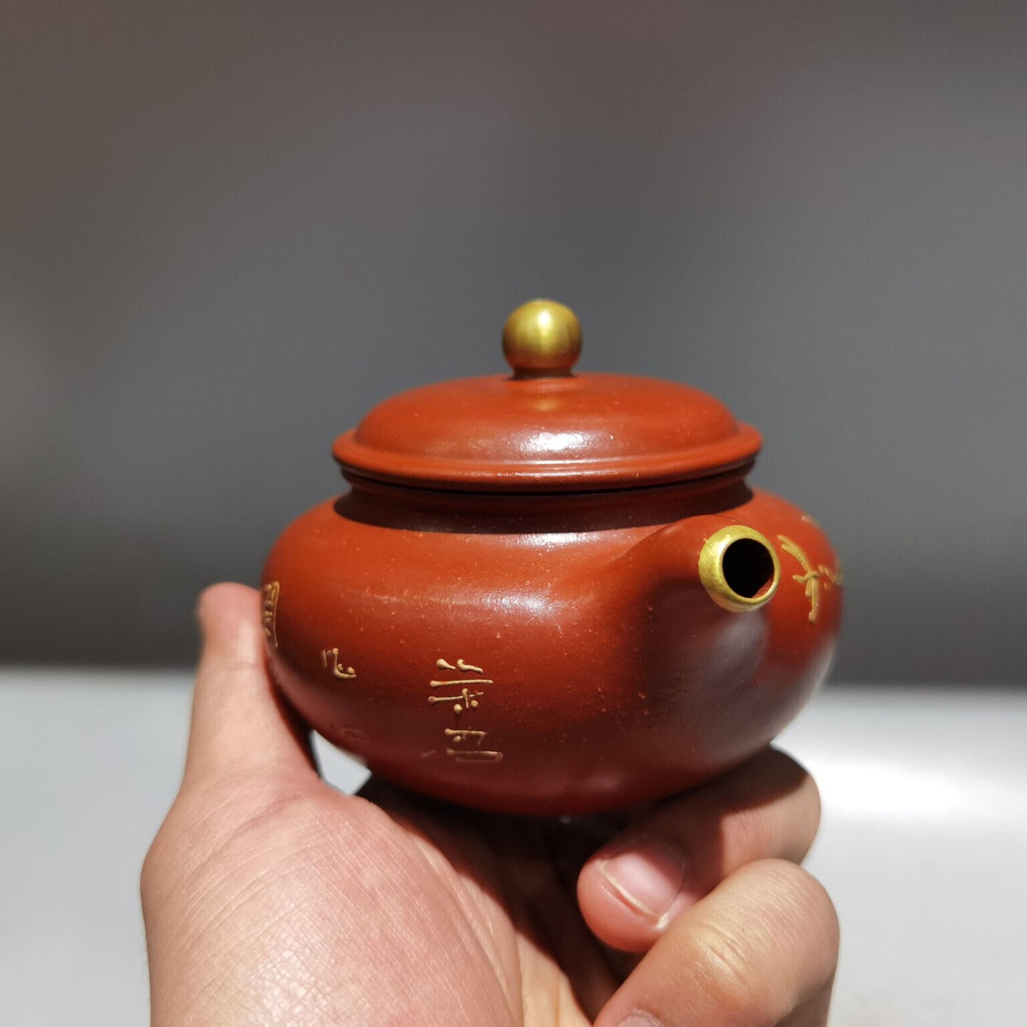 Chinese Yixing Zisha Clay Handmade Exquisite Teapot （描金仿古壶 底款：顾景舟)