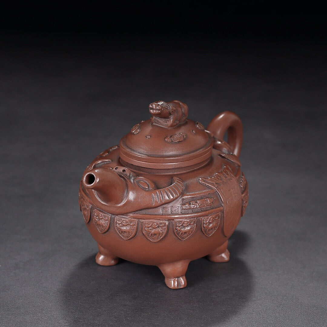 Chinese Yixing Zisha Clay Handmade Exquisite Teapot （牛气冲天 底款：葛逸云）