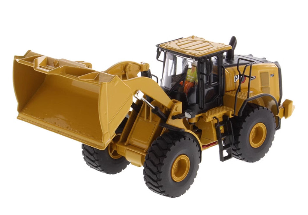 1:50 DM 972 XE Wheel Loader Construction Machine Equipment Diecast Model