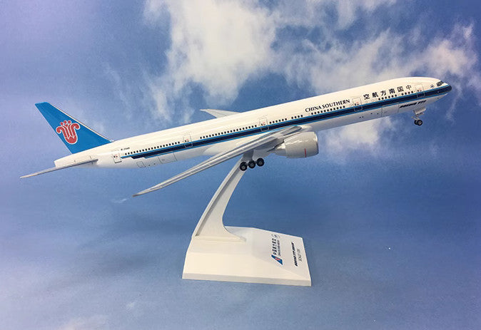 37CM 1:200 Risesoon CHINA SOUTHERN BOEING 777-300 Airplane ABS Plastic Model