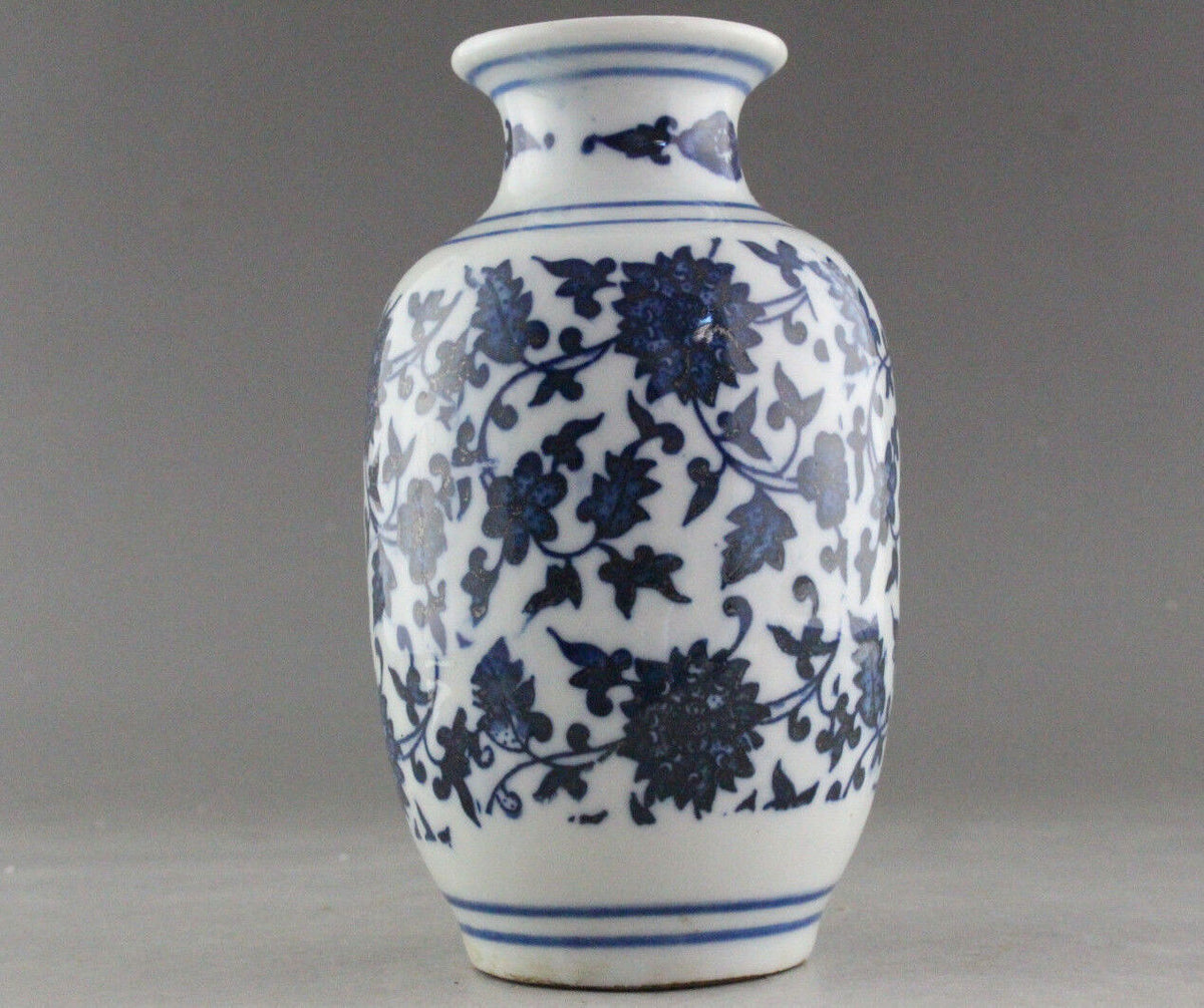 5 inch RARE BLUE AND WHITE PORCELAIN FLOWER VASE OF CHINESE ANTIQUE
