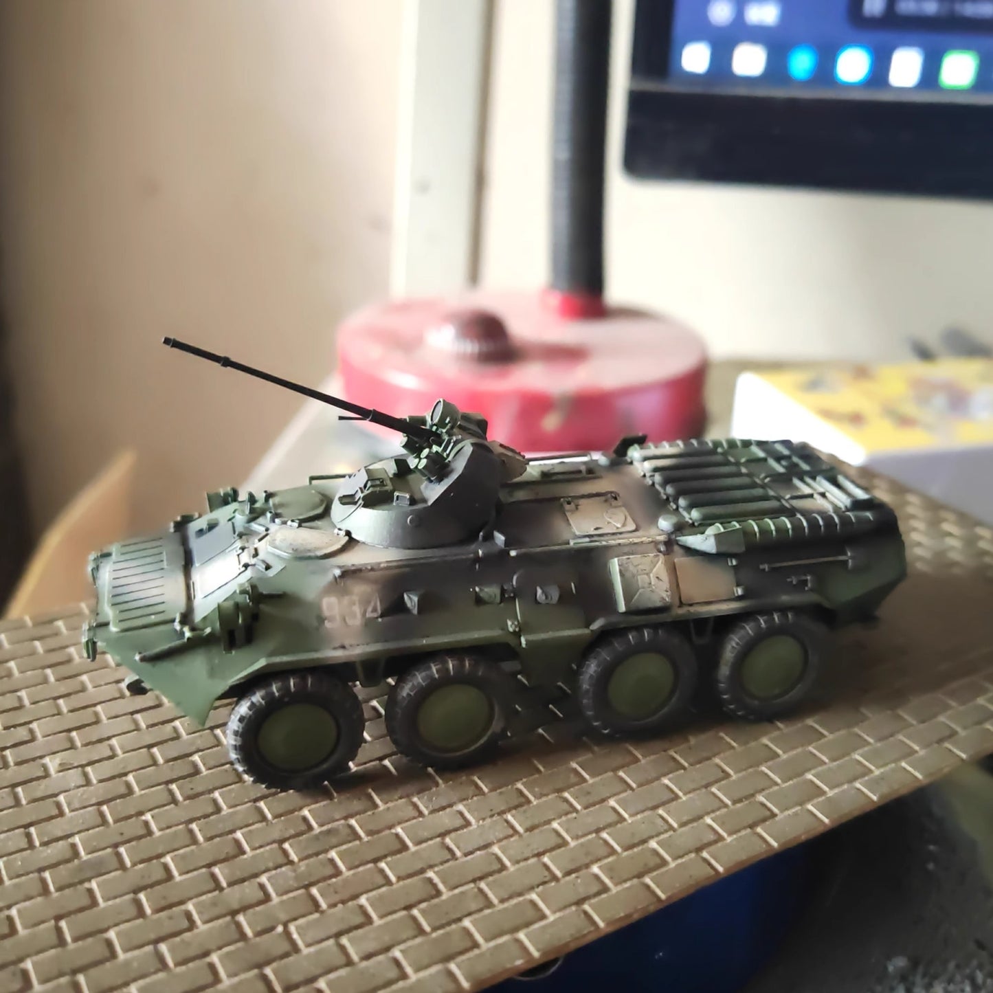 Homemade 1/72 Russian Btr80a Armor Tank Finished Tank Model Ornament Toys