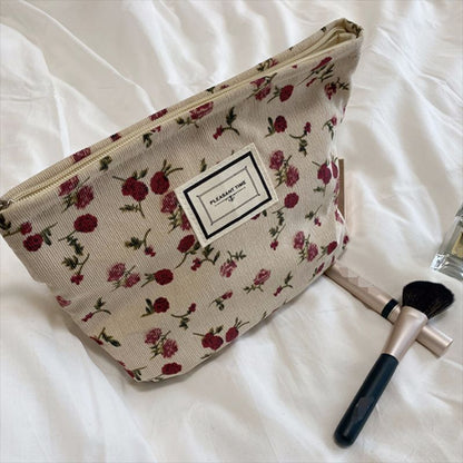 Embroidery Cosmetic Bag Clutch Bag Large Makeup Organizer Pouch 5*18*25 CM 50G