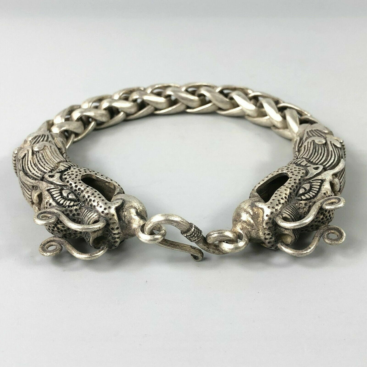 Chinese Rare Collectible Tibet Silver Handwork Dragon Amulet Bracelet Exquisite