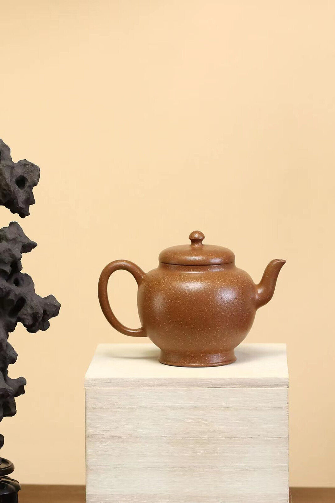 180cc Handmade Purple Sand Tea Pot in Yixing, China Jiangbaoni Gaoshi Hu Gongfu Tea Pot-