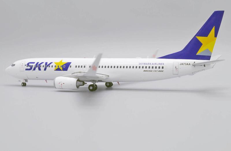 1:200 JC Wings SKYMARK BOEING B737-800 Passenger Airplane Diecast Aircraft Model