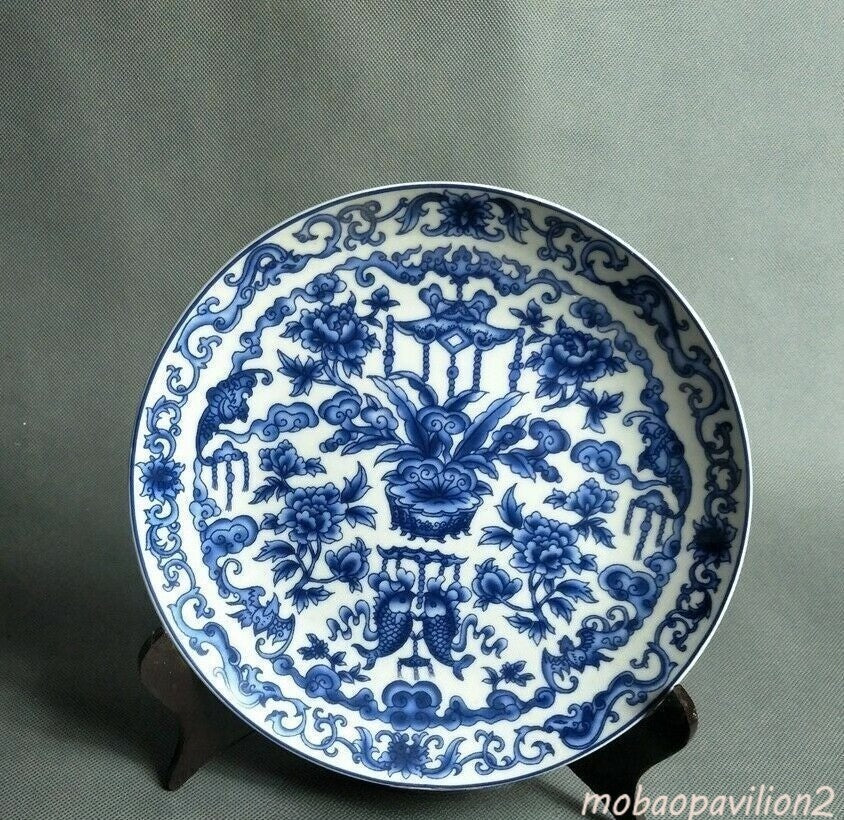 Chinese Old Blue and White Porcelain Hand Painted Pattern Plate