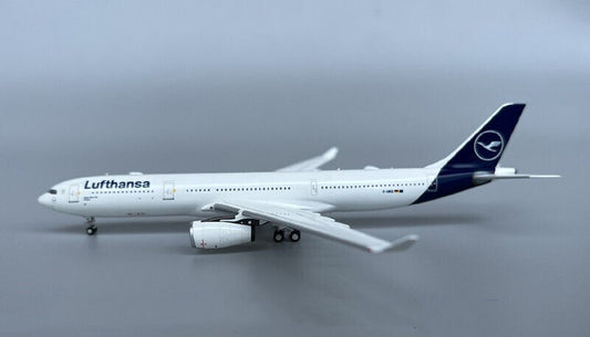 1:400 NG Lufthansa AIRBUS A330-300 Passenger Airplane Diecast Aircraft Model