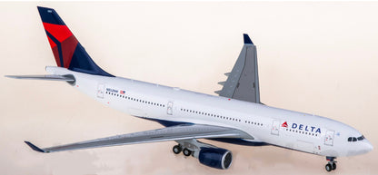 1:200 Geminijets Delta Air Lines Airbus A330-200 N852NW Airplane Diecast Model