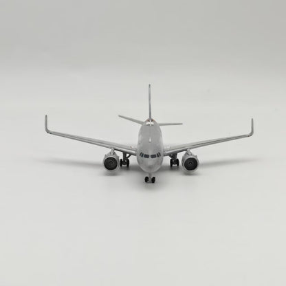 1:400 Geminijets American Airlines Airbus A319S N93003 Airplane Diecast Model