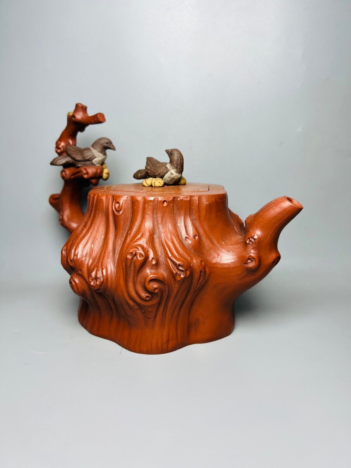 Chinese Yixing Zisha Clay Handmade Exquisite Teapot（喜上眉梢树桩 底款： 汪寅仙）