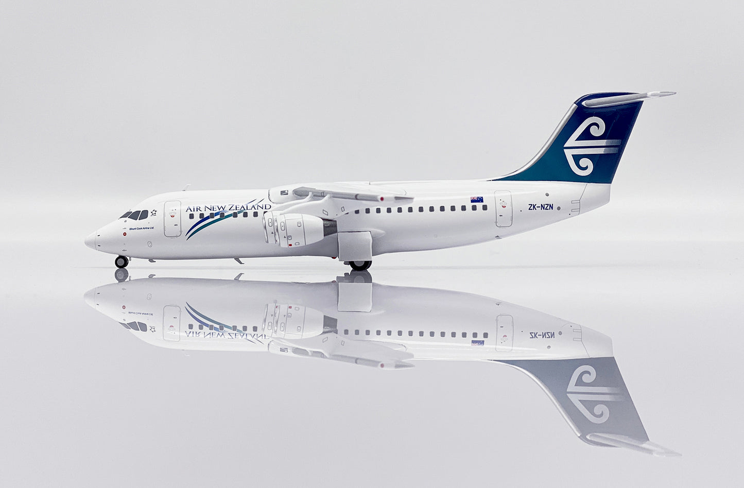 1:200 JC Wings Air New Zealand Aerospace BAe 146-300 Airplane Diecast Model
