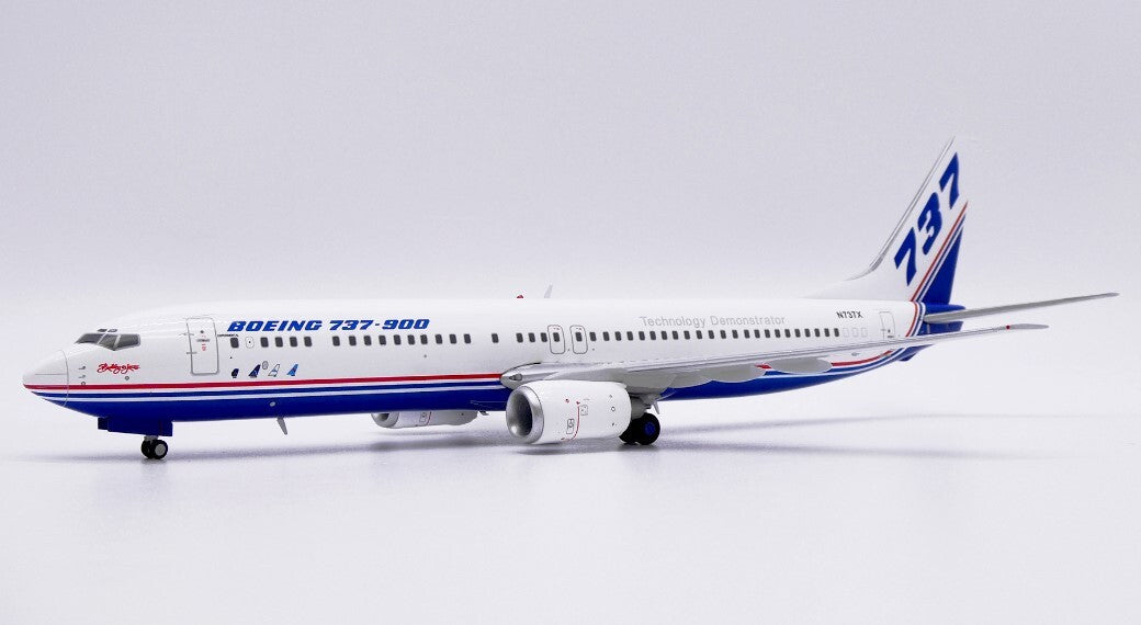 1:200 JC Wings Boeing Company BOEING B737-900 Airplane Diecast Aircraft Model