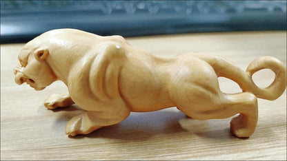 4in Thuja Wood Leopard Carving Solid Wood Handheld Decor Sculpture