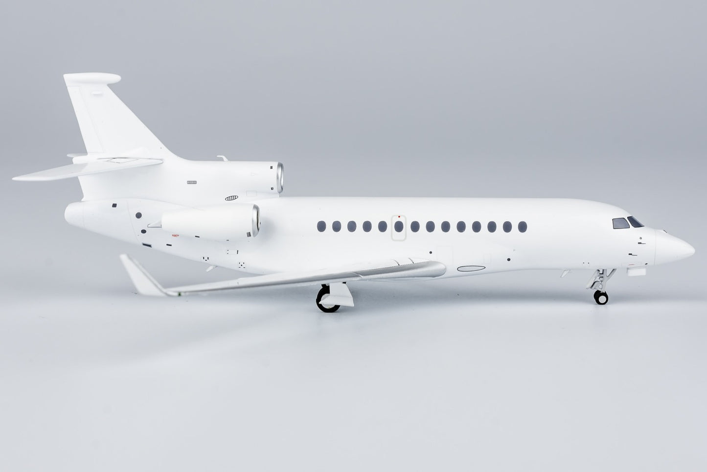 1:400 NGmodels Blank Dassault Falcon 7X Passenger Airplane Diecast Plane Model