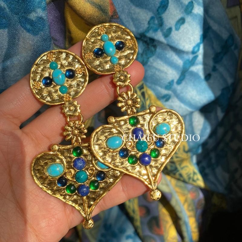 Vintage Western Court Heart Clip-On Earrings Turquoise Gold Plated Non-Pierced