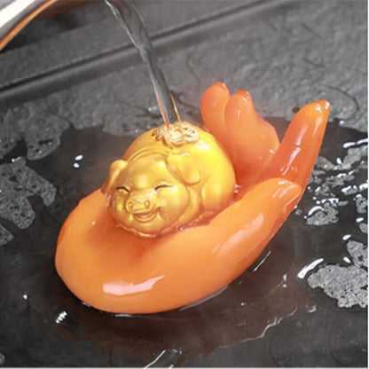Resin Color Changing Tea Pet Tea Set Palm Lucky Pig Pet Decoration Handicrafts