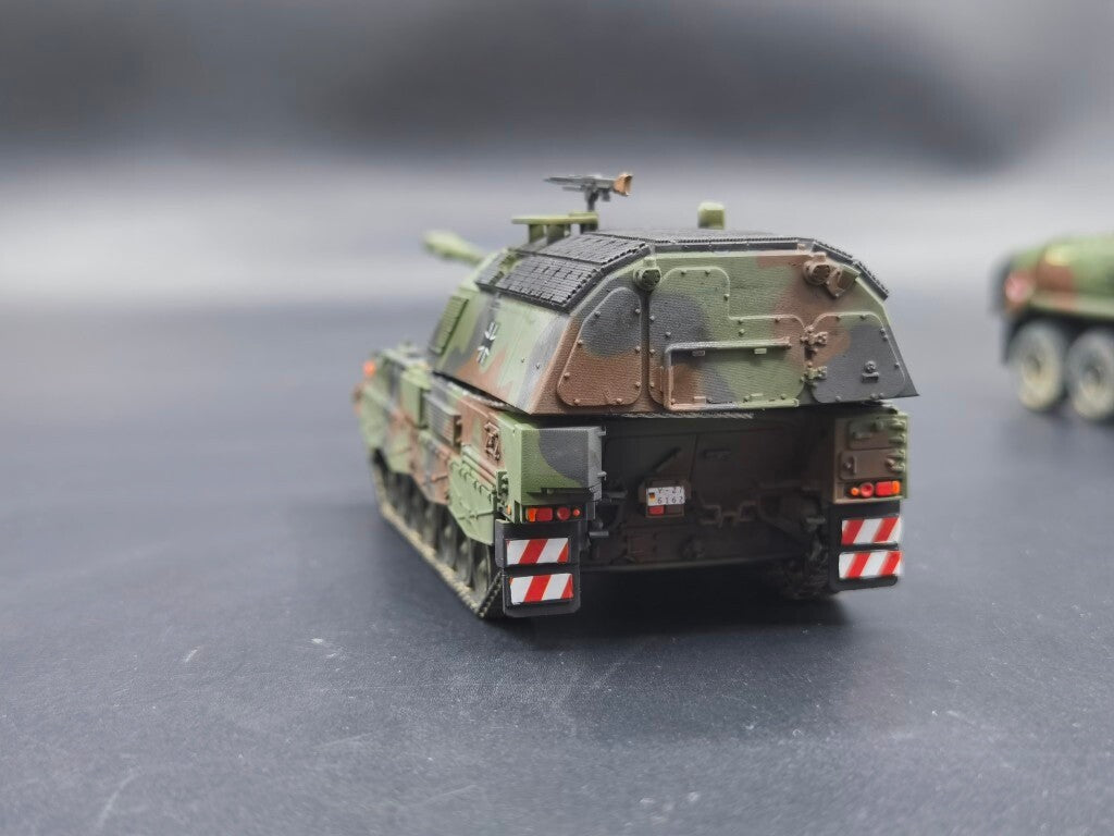 1/72 German Pzh2000 self-propelled howitzer model heavy armor model