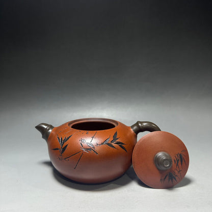 Chinese Yixing Zisha Clay Handmade Exquisite Teapot（竹韵 底款：周桂珍）