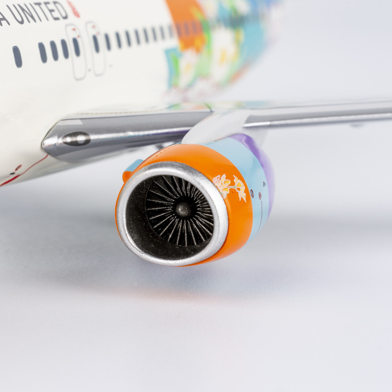 1:200 NGmodels China United Airlines B737-800 Passenger Airplane Diecast Model