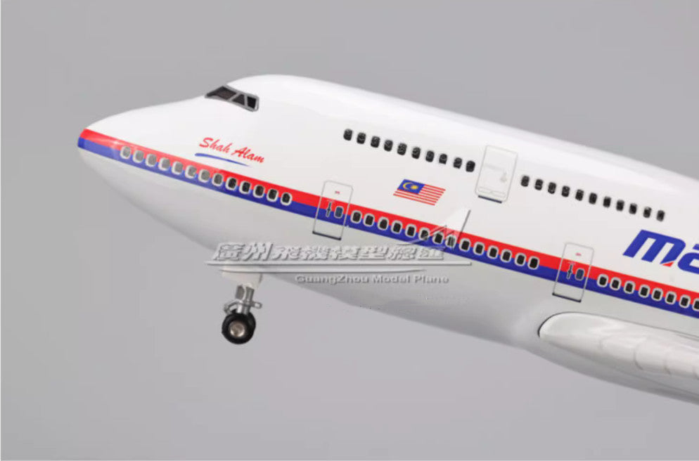 47CM 1:150 Malaysia Airlines BOEING 747-400 Airplane Landing Gears Resin Model