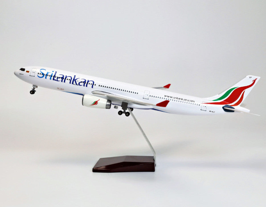1:135 47CM SriLankan AIRBUS A330 Airplane Landing Gears Resin Aircraft Model