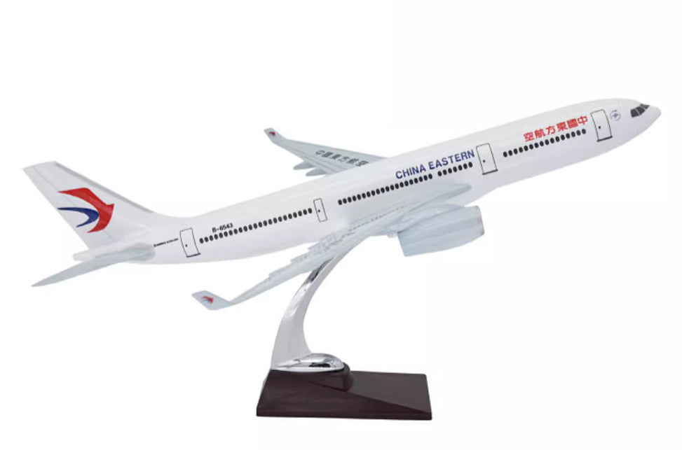 43CM CHINA EASTERN AIRBUS A330 B-6543 Passenger Airplane Resin Aircrarft Model