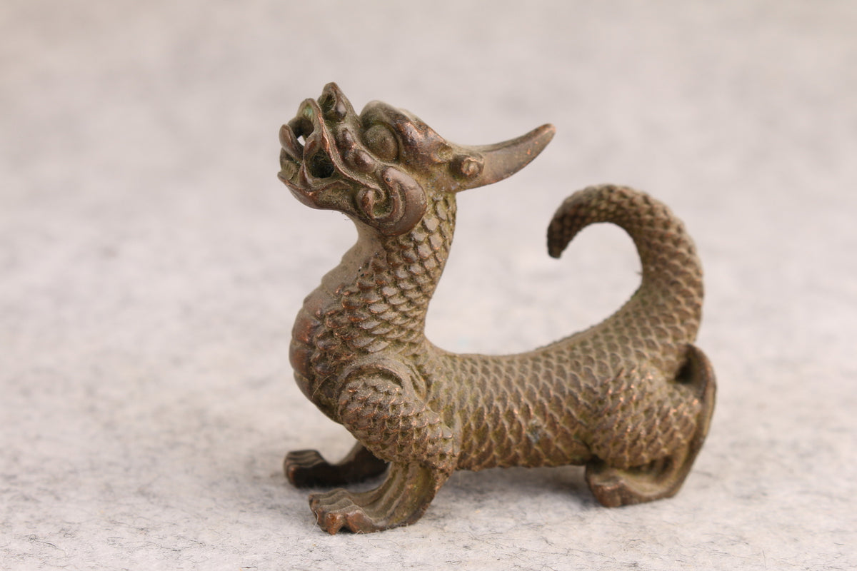 Rare Chinese dragon bronze figure Statue tea pet fengshui Art deco