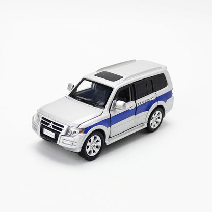 1:32 Diecast Mitsubishi Pajero Metal Car Model Toy Door Open Sound Light Gift