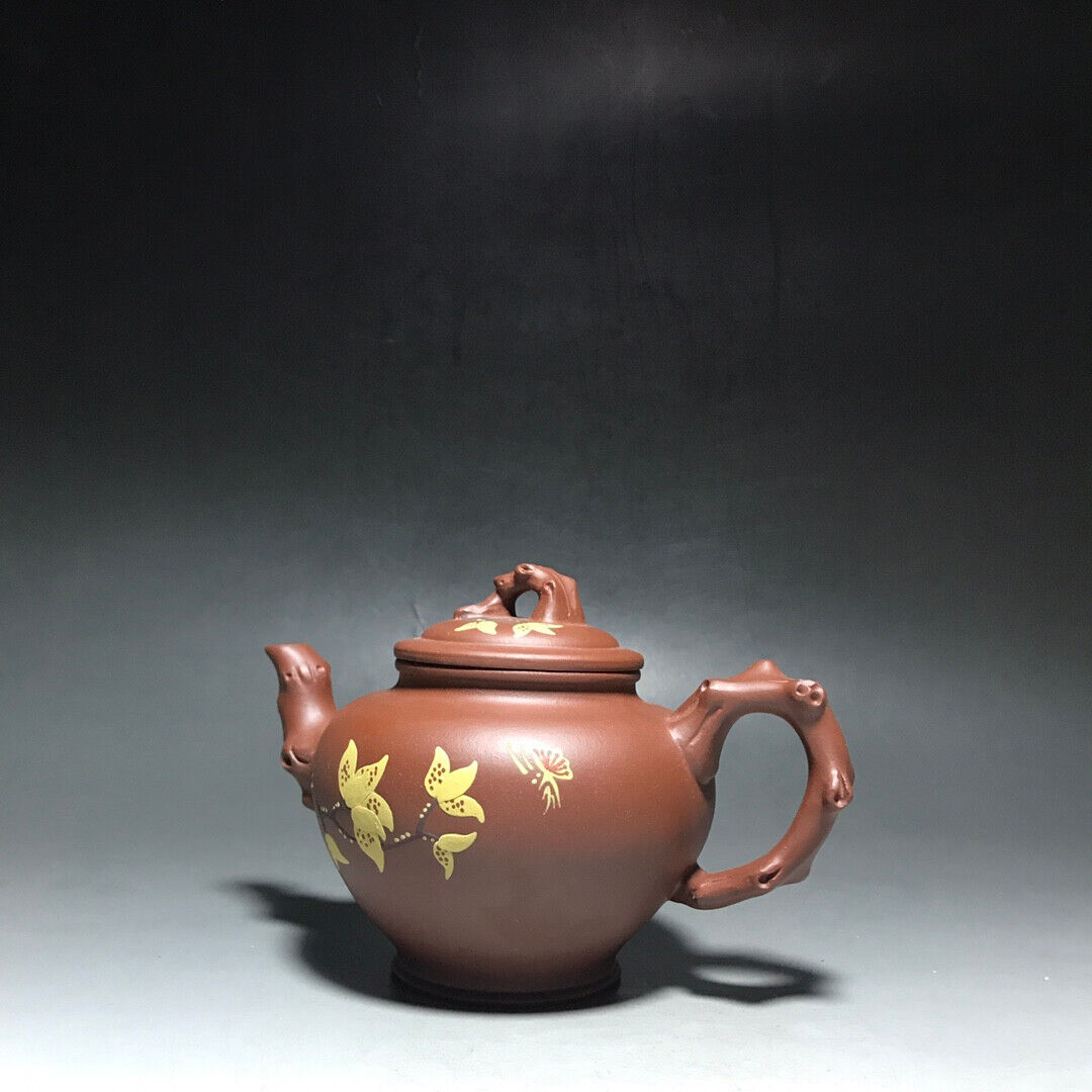 Chinese Yixing Zisha Clay Handmade Exquisite Teapot（玉兰报春 底款：如图）