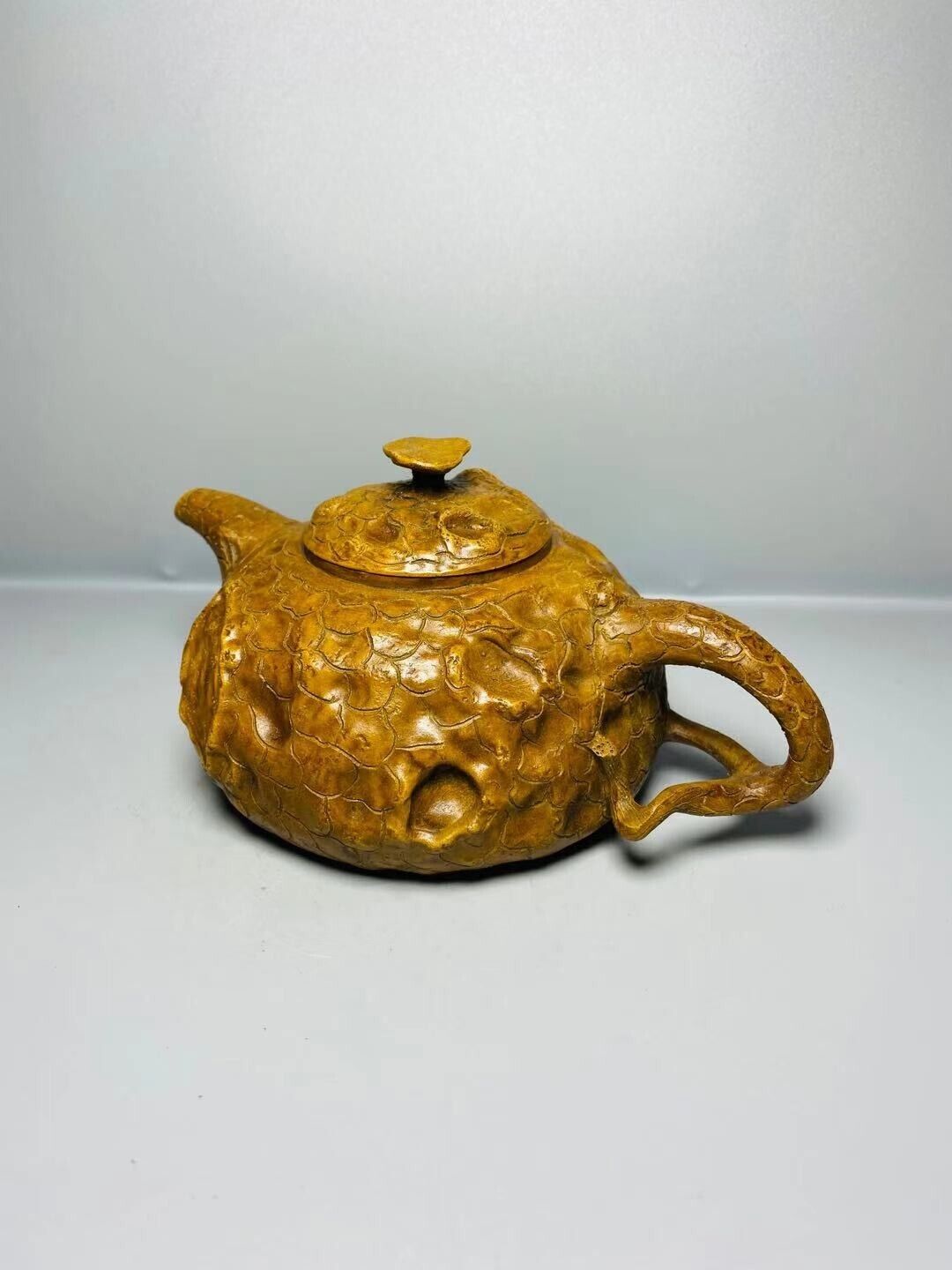 Chinese Yixing Zisha Clay Handmade Exquisite Teapot （灵芝供春壶 底款：陈鸣远）