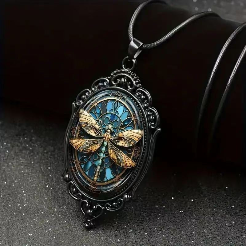 Vintage Dragonfly Necklace Elegant Oval Pendant Retro Gothic Jewelry