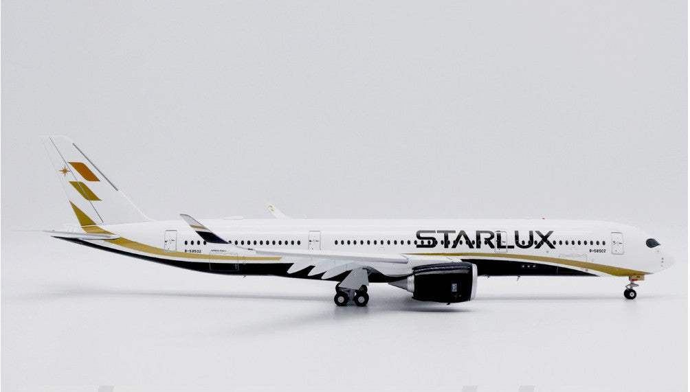 1:200 Wings Starlux Airlines Airbus A350-900XWB Airplane Diecast Aircraft Model