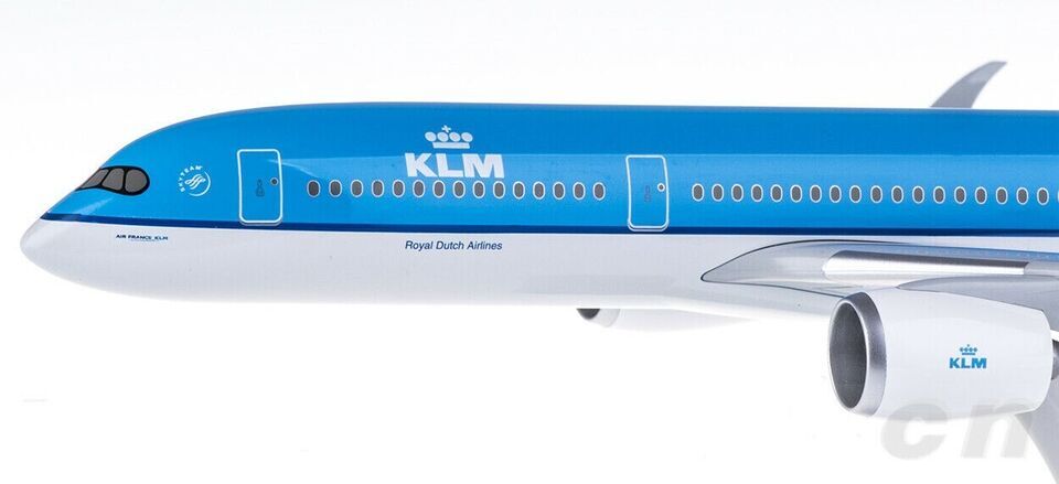 1:200 33CM Hogan KLM AIRBUS A350-900 Passenger Airplane ABS Plastic Plane Model